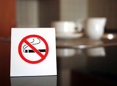 "Против курения в ресторанах"