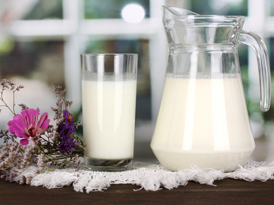Молоко в детстве: здоровые кости в старости