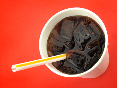 Кока-колой можно лечить желудок и кишечник 
