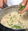 Фото приготовления рецепта: Паста с цветной капустой, брокколи и грибным соусом, шаг №3