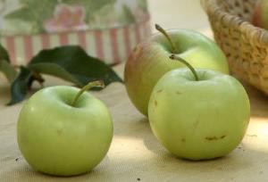 Блюда из яблок, полезные свойства яблок