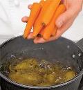 Фото приготовления рецепта: Дип из запеченного чеснока с овощами, шаг №4