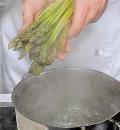 Фото приготовления рецепта: Дип из запеченного чеснока с овощами, шаг №6