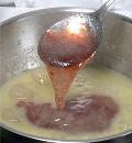 Фото приготовления рецепта: Индейка с малиновой начинкой, шаг №6