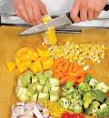 Фото приготовления рецепта: Жареные овощи с чили, шаг №1