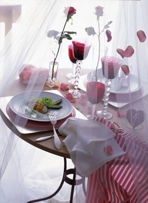 Сервировка стола к романтическому ужину 