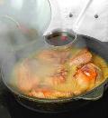Фото приготовления рецепта: Утка по-краковски с грибами, шаг №3