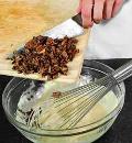 Фото приготовления рецепта: Утка по-краковски с грибами, шаг №4
