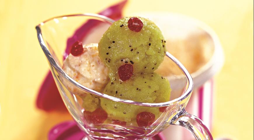 Десерт с мороженым и киви: пошаговый рецепт