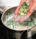 Фото приготовления рецепта: Брандада из трески с луковым соусом, шаг №2