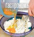Фото приготовления рецепта: Украинский пасхальный пирог, шаг №4