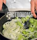 Фото приготовления рецепта: Куриный суп с сельдереем и помидорами, шаг №2