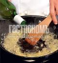 Фото приготовления рецепта: Рулет из камбалы с мидиями в сливочном соусе, шаг №2