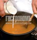 Фото приготовления рецепта: Холодный крем-суп из мидий и креветок с карри, шаг №6