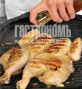 Фото приготовления рецепта: Жареный цыпленок, шаг №3