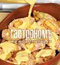 Фото приготовления рецепта: Свинина с ананасами, шаг №6