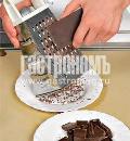 Фото приготовления рецепта: Горячий шоколад с ликером, шаг №1