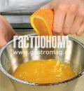 Фото приготовления рецепта: Утка в апельсиновом соусе с картофельными дольками, шаг №2