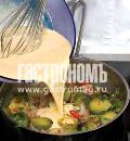 Фото приготовления рецепта: Омлет с брюссельской капустой, шаг №3