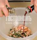 Фото приготовления рецепта: Гункан-маки с огурцами, шаг №1
