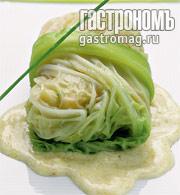 Рецепт Савойская капуста, фаршированная овощами, со сливочным соусом