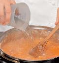 Фото приготовления рецепта: Пилав с креветками, шаг №2