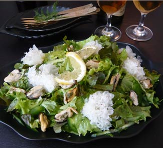 Рецепт Зеленый салат с мидиями и гребешками