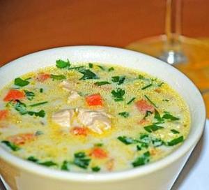 Сливочный суп с курицей в итальянском стиле