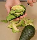 Фото приготовления рецепта: Классический гуакамоле с авокадо, шаг №1