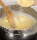 Фото приготовления рецепта: Франгольо, кукурузная каша с миндалем, шаг №2