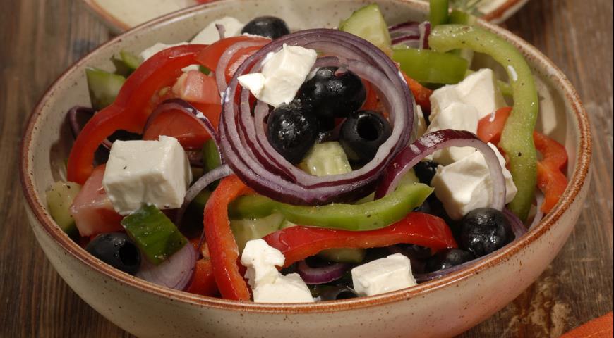 Греческий салат с фетой 