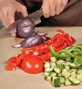 Фото приготовления рецепта: Греческий салат с фетой, шаг №1