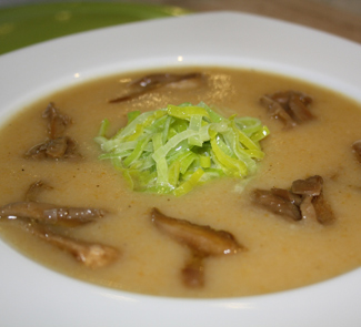 Рецепт Крем-суп из батата с грибами и луком-пореем