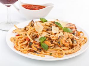 Спагетти с креветками: рецепт