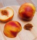 Разрезаем персики