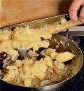 Фото приготовления рецепта: Телятина, фаршированная картофелем и луком, шаг №2