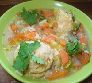 Густой овощной суп с рисовыми фрикадельками