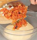 Фото приготовления рецепта: Булочки с рикоттой и сладким красным перцем, шаг №5