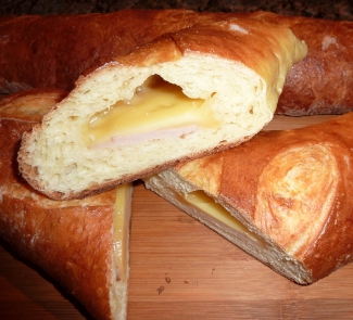 Рецепт Хлеб для пикника с сыром и ветчиной