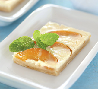 Рецепт Быстрый пирог с персиками и йогуртом