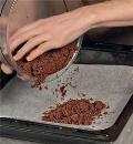 Фото приготовления рецепта: Шоколадные макаруны, шаг №2