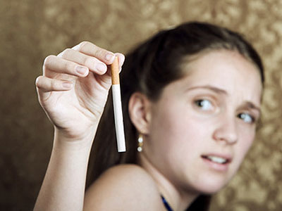 Пассивное курение приводит к потере слуха 