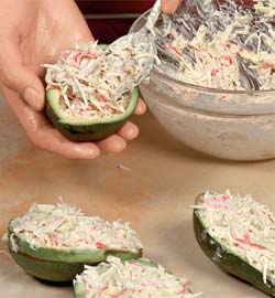 Необыкновенный салат из авокадо и крабовых палочек – рецепты