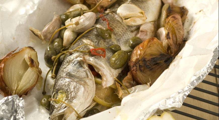 Рецепт Рыба с луково-чесночным гарниром
