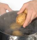 Фото приготовления рецепта: Фаршированный картофель, шаг №1