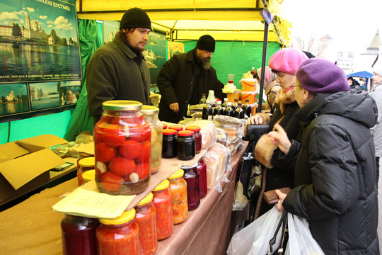 Данилов монастырь открыл постный рынок к Рождественскому посту 