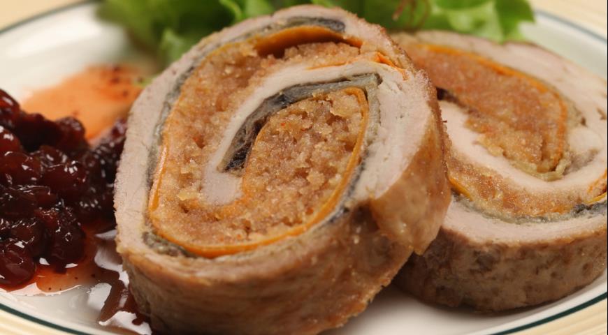 Рецепт Рулет из свинины с баклажанами