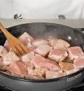 Фото приготовления рецепта: Свинина по-норманнски, шаг №2
