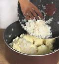 Фото приготовления рецепта: Самый простой картофельный пирог , шаг №1