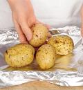 Фото приготовления рецепта: Фаршированные картофельные лодочки, шаг №2